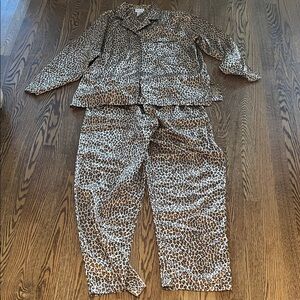 Leopard Print Women's Pajama Set